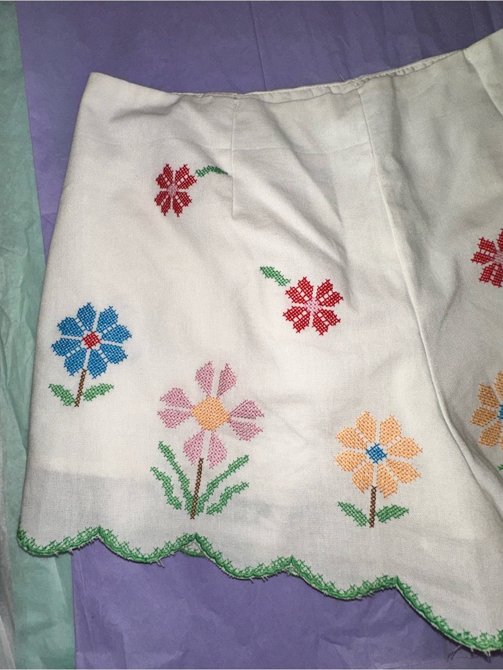 Amable by Mable Embroidered Scallop Shorts - Picture 3 of 7